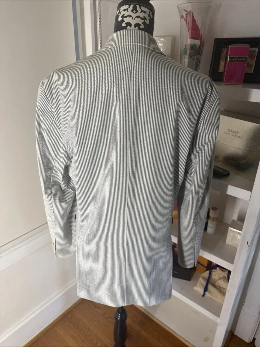JoS A Bank Executive Seersucker Suit Men 48L 43W Pleated/Cuff Pant-Blue/White